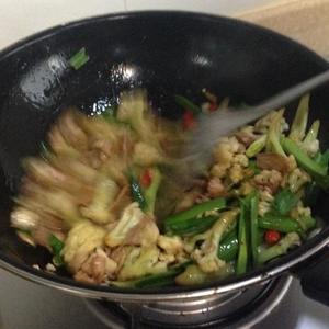 干锅花菜的做法 步骤4
