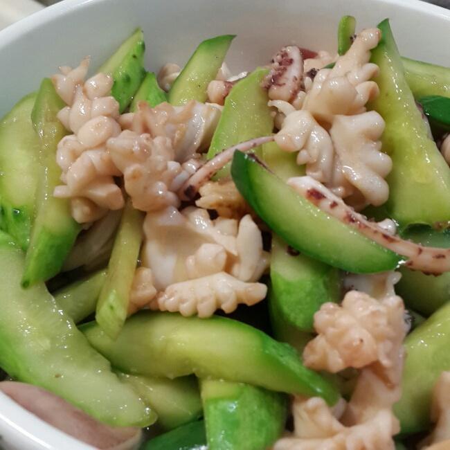 黄瓜爆鱿鱼的做法