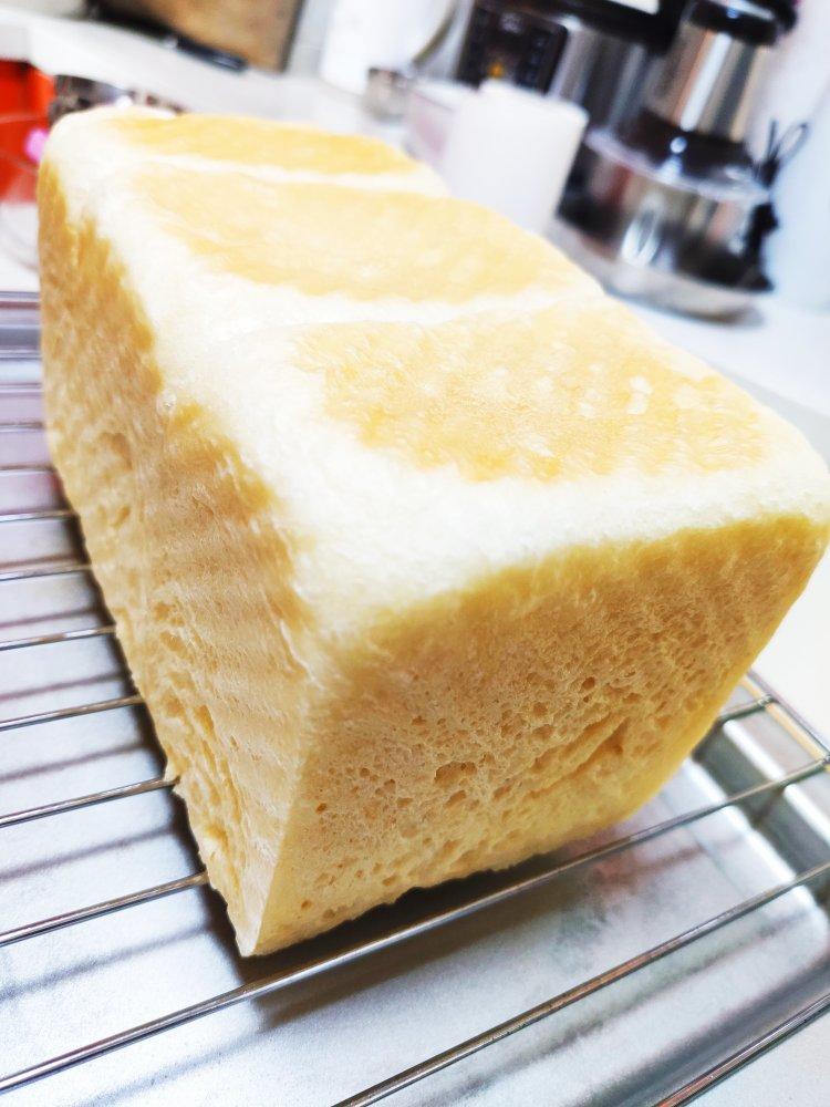 做一次就成功的牛奶吐司面包（手和面揉出手套膜）最后附全麦吐司