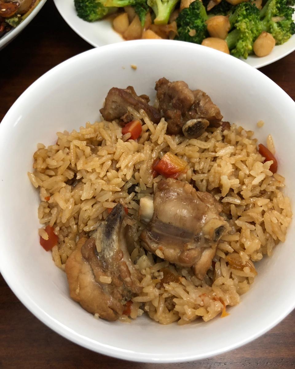 喷香排骨焖饭（爆好吃）