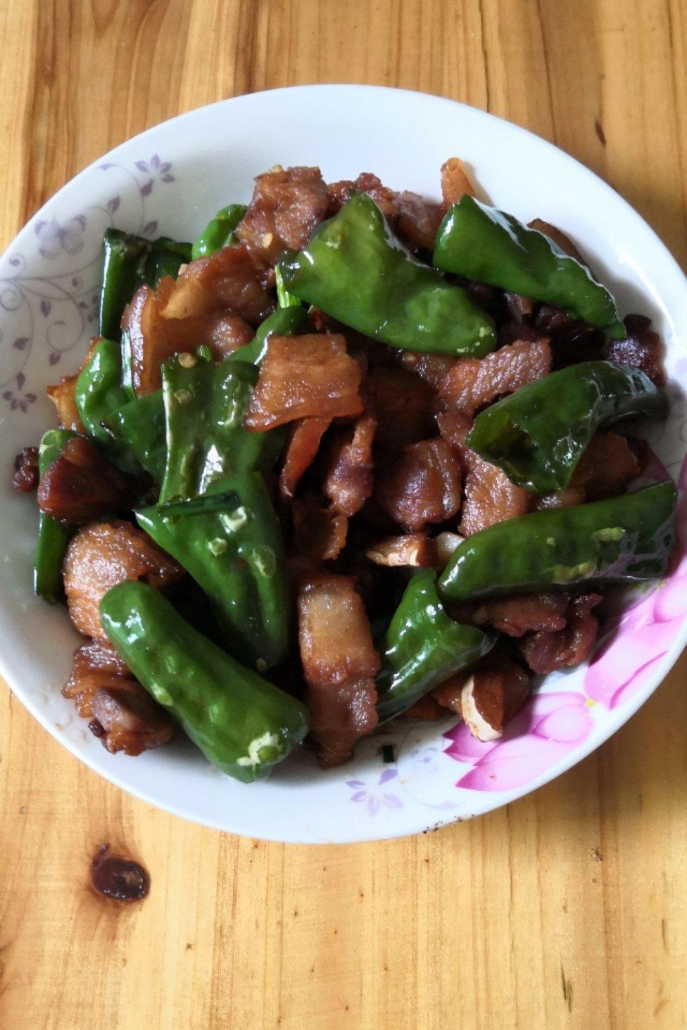 成都人家里的青椒回锅肉