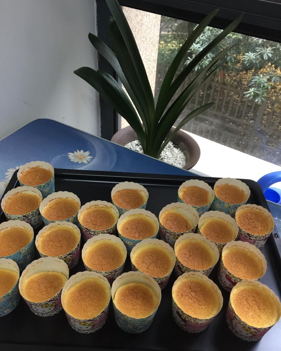 消耗淡奶油之作——淡奶油小蛋糕