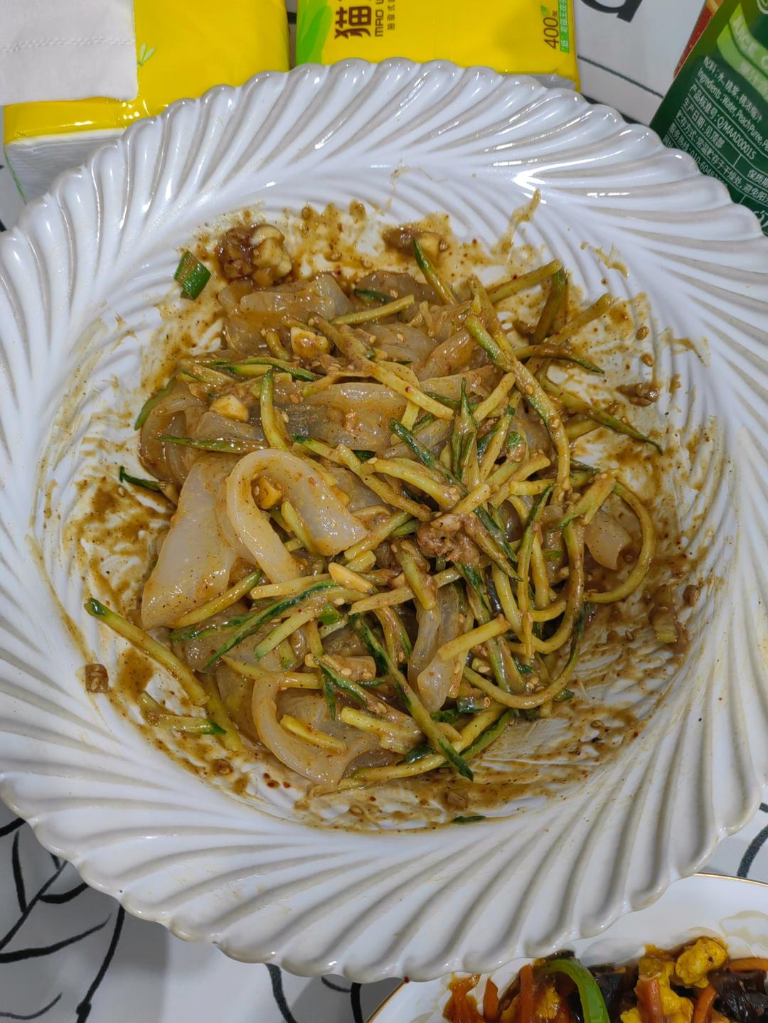 秒杀小夜市的麻酱流汁宽粉
