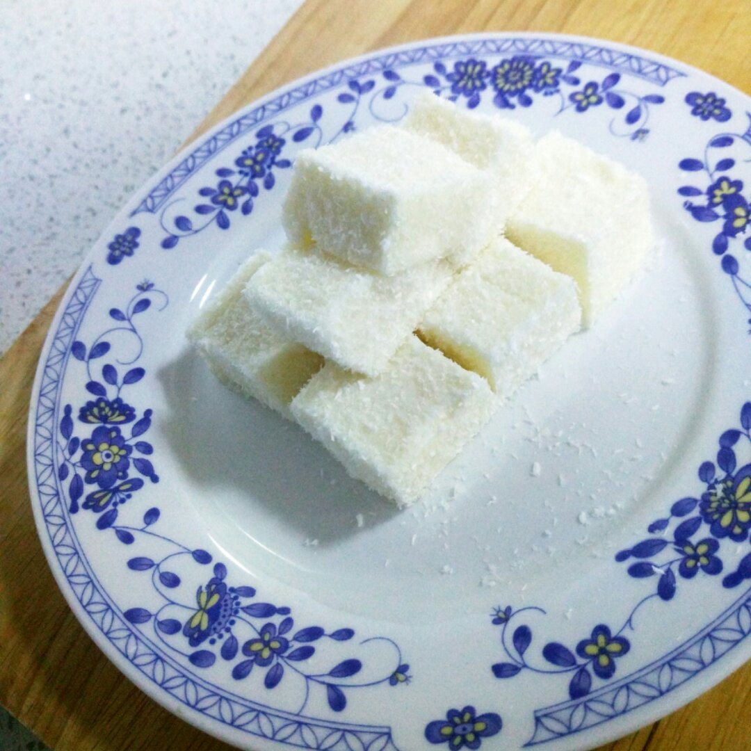 完胜85度C牛奶椰丝小方