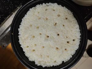 不用炒菜就能吃三碗的米饭（腊肉干饭）的做法 步骤12