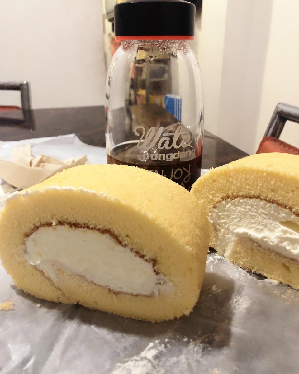 胖乎乎奶油芒果卷/不开裂不掉皮全过程详细图解烘焙视频/蛋糕篇6：「厚卷」