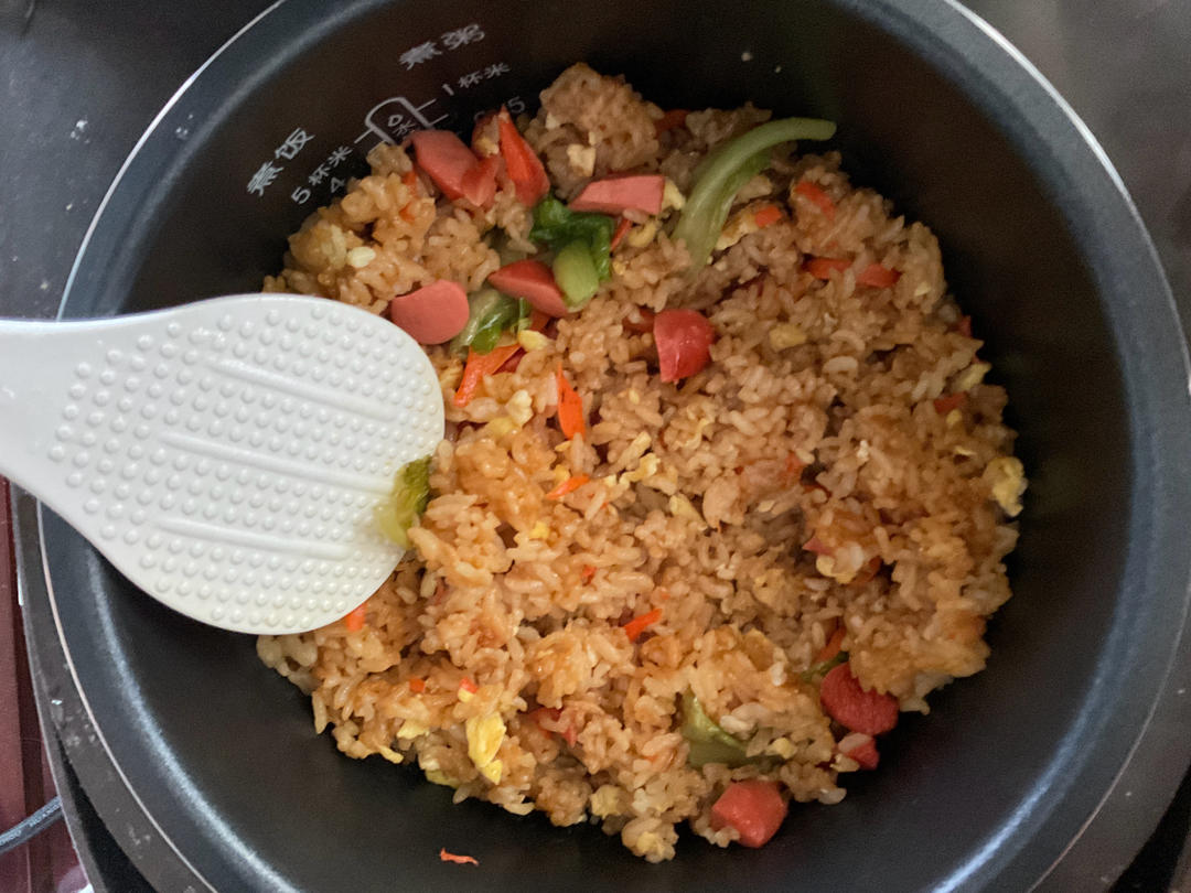 超级好吃的酱油火腿蛋炒饭！
