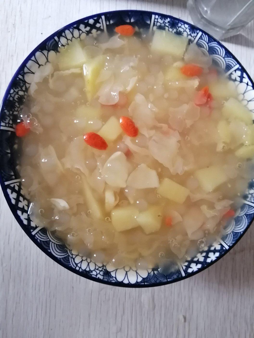 雪梨银耳汤