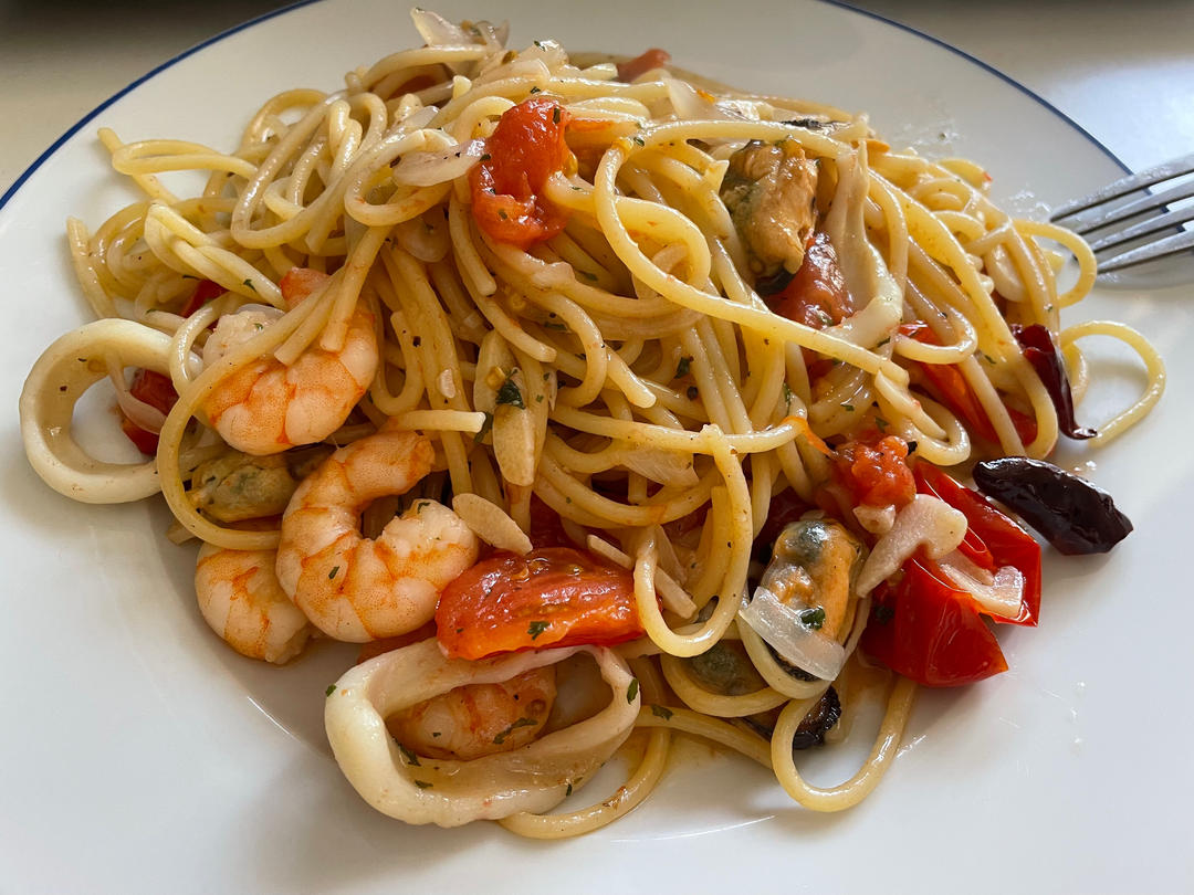 蒜油海鲜意面 Gambas Pasta