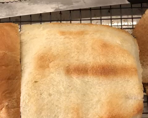 简单直接面包机版北海道吐司的做法