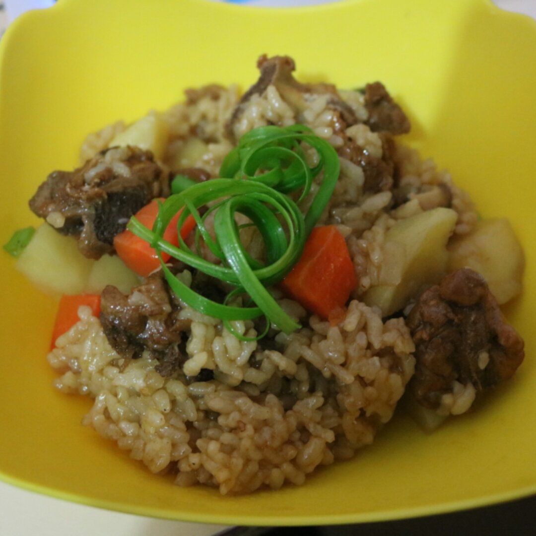 喷香排骨焖饭（爆好吃）