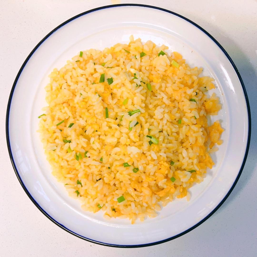 锃光瓦亮的吉做的黄金蛋炒饭