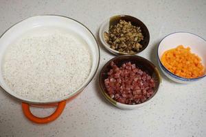 糯米肉卷包(糯米卷）叶儿粑粑  ，“包子”的做法 步骤3