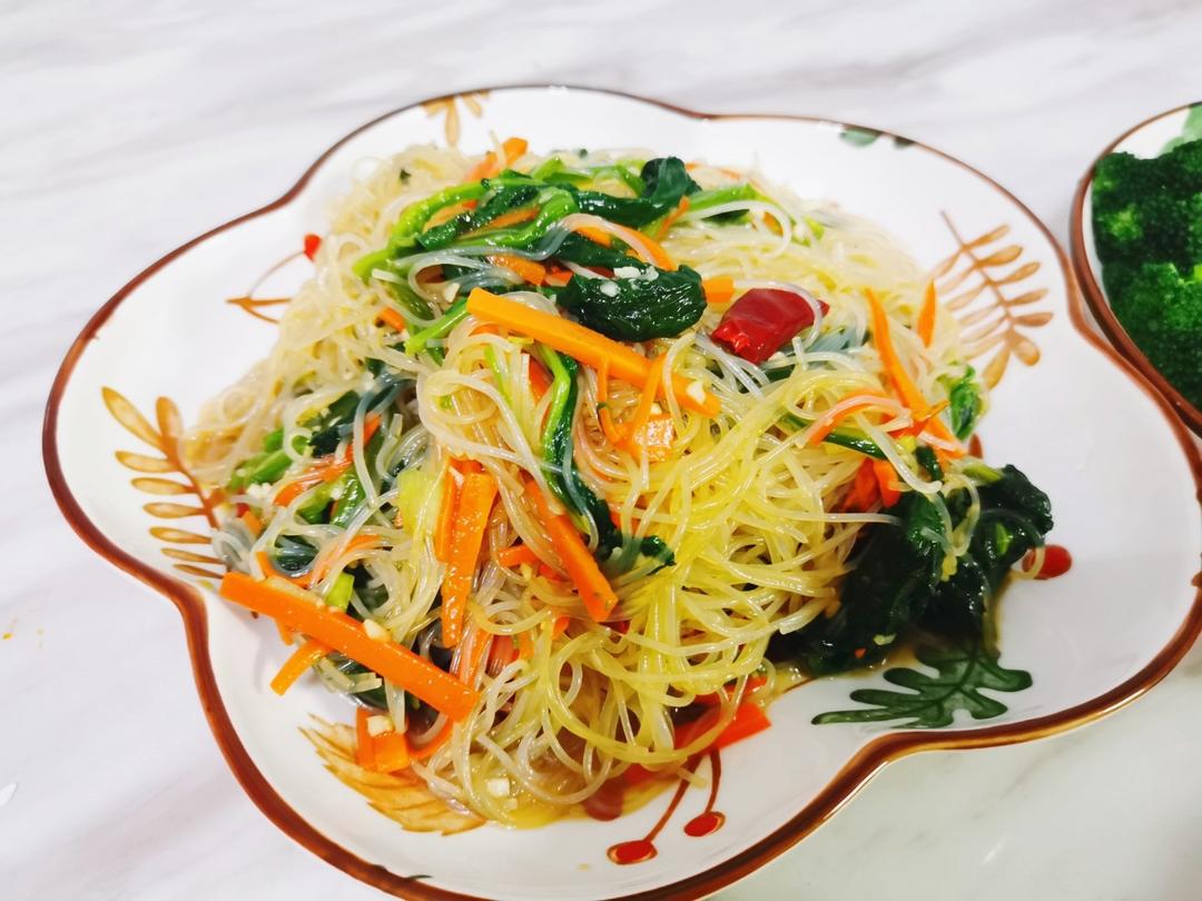 🌼神仙吃法㊙️菠菜凉拌粉丝，真的会一口上瘾。