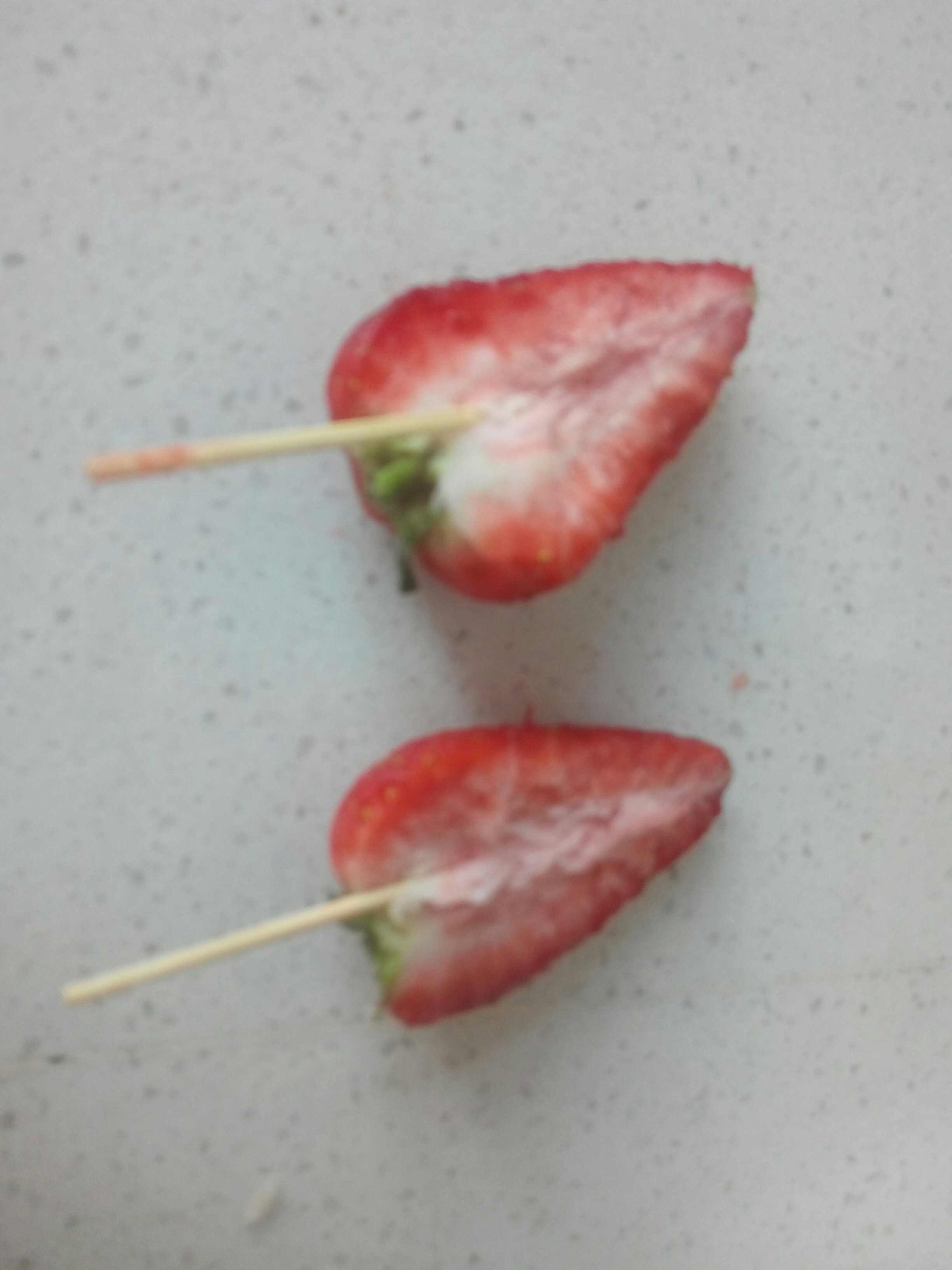 草莓冰冰棒的做法