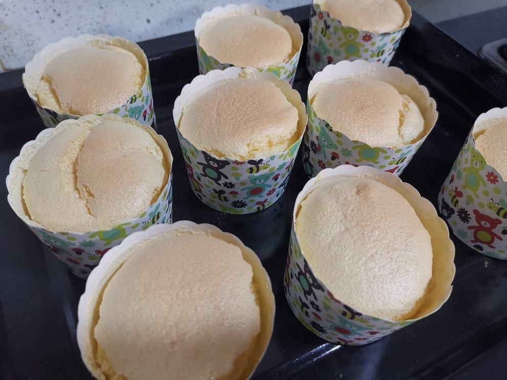 纸杯蛋糕（蔓越莓版可爱到爆）