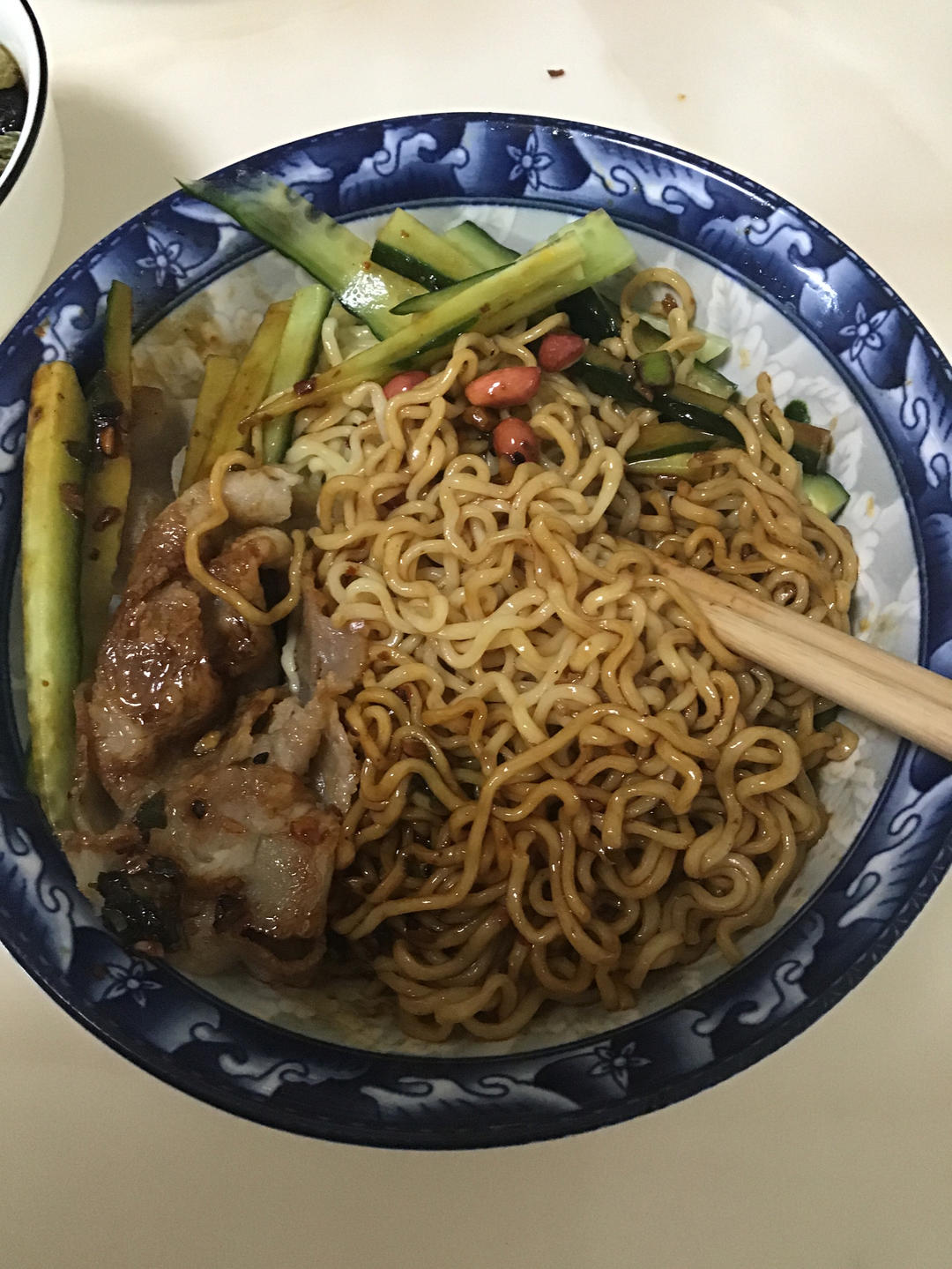 吃一次就爱上的麻酱肥牛拌面！味道绝了