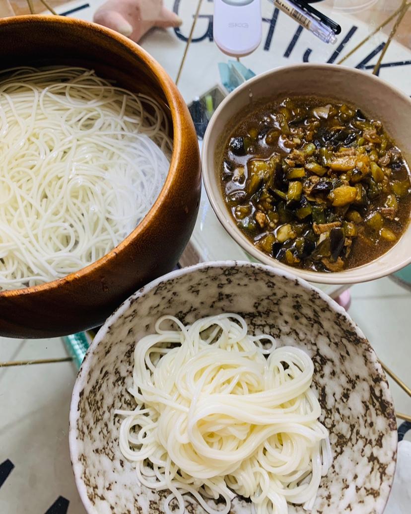 茄子肉丁打卤面