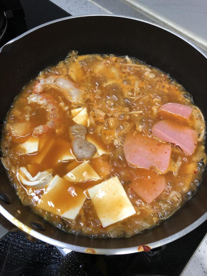 辣白菜五花肉汤的做法