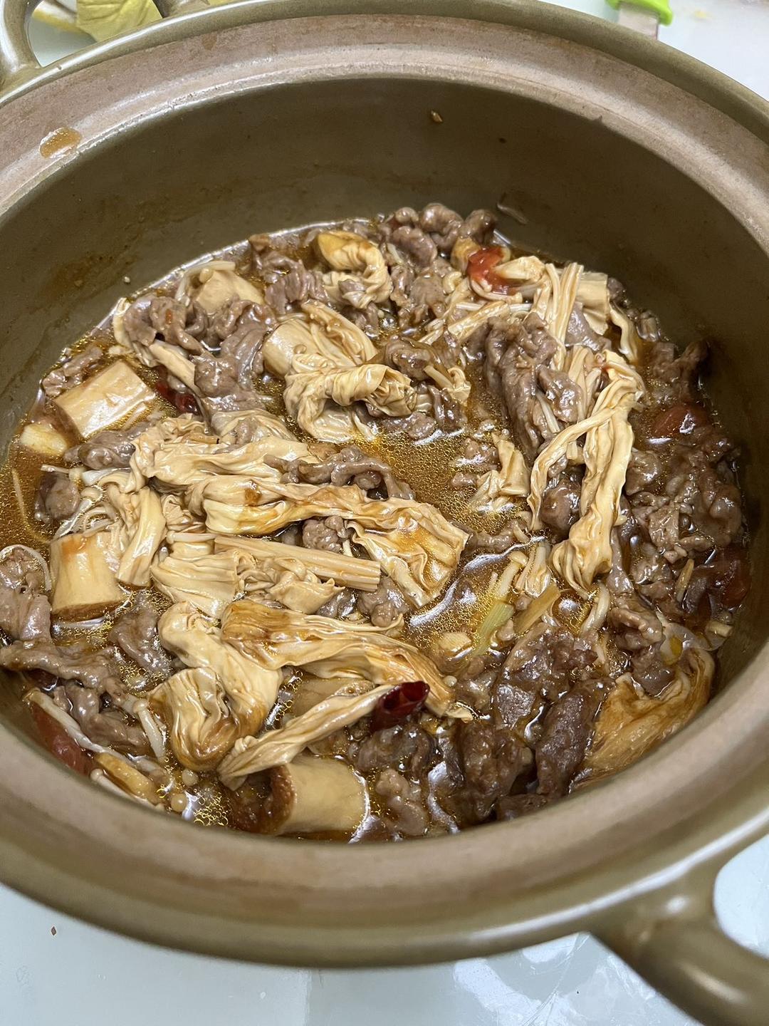 牛肉腐竹番茄煲