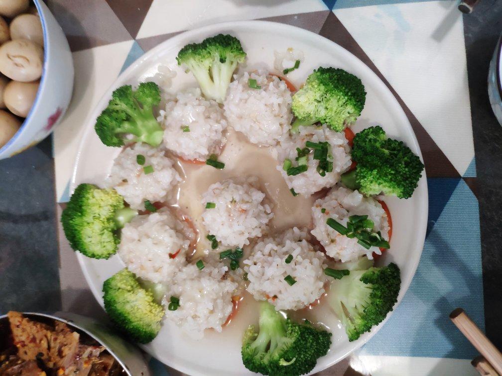蒸糯米肉丸子