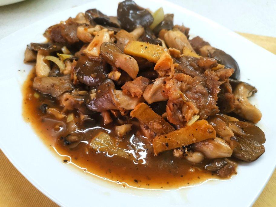白蘑菇黑椒牛肉粒