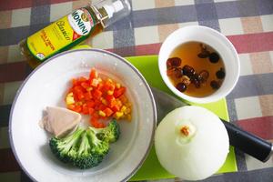 宝宝辅食：鹅肝营养杂蔬饭团的做法 步骤1