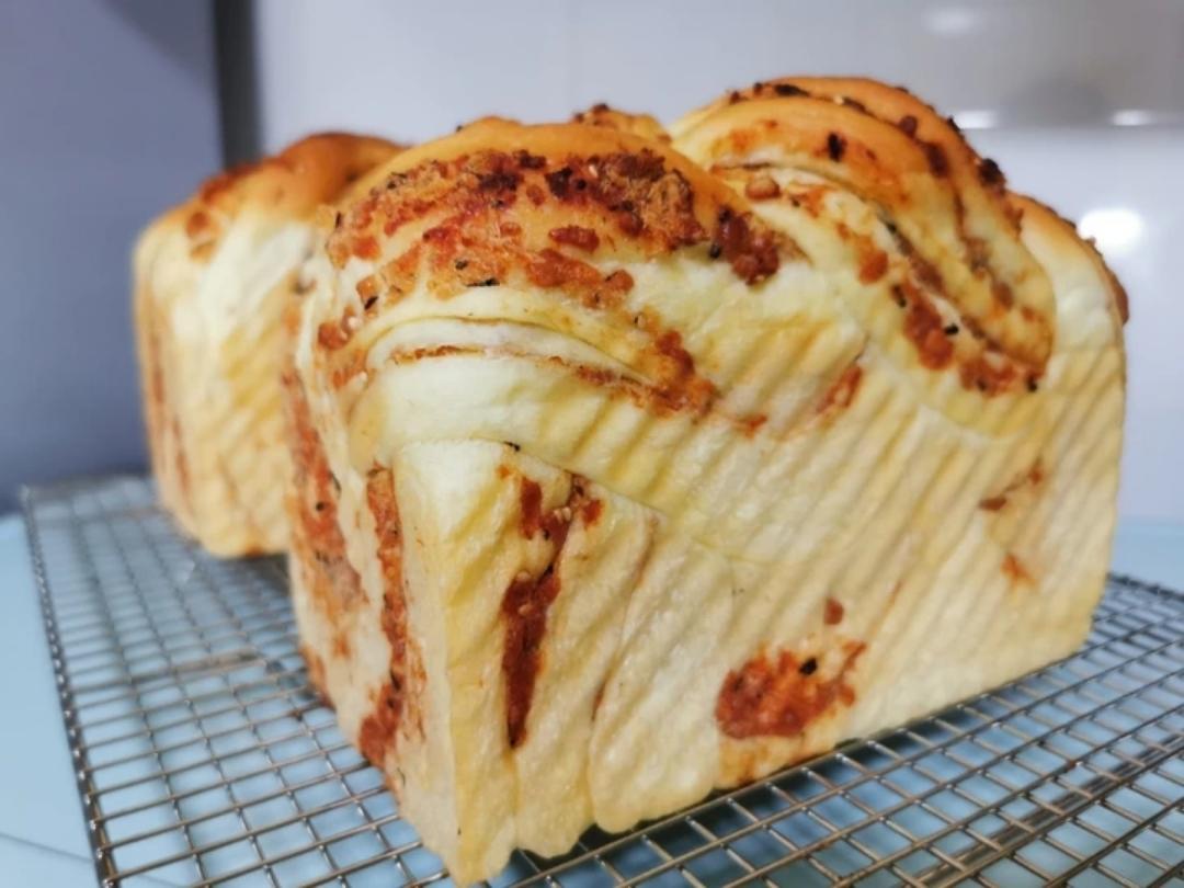 香葱肉松吐司