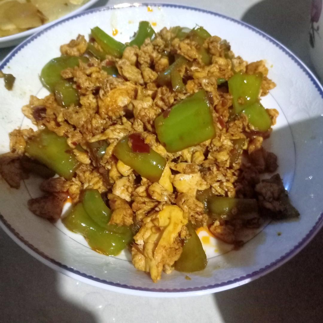 超级下饭的虎皮青椒炒鸡蛋，香辣入味