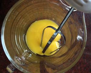 蛋黄小奶豆的做法 步骤2