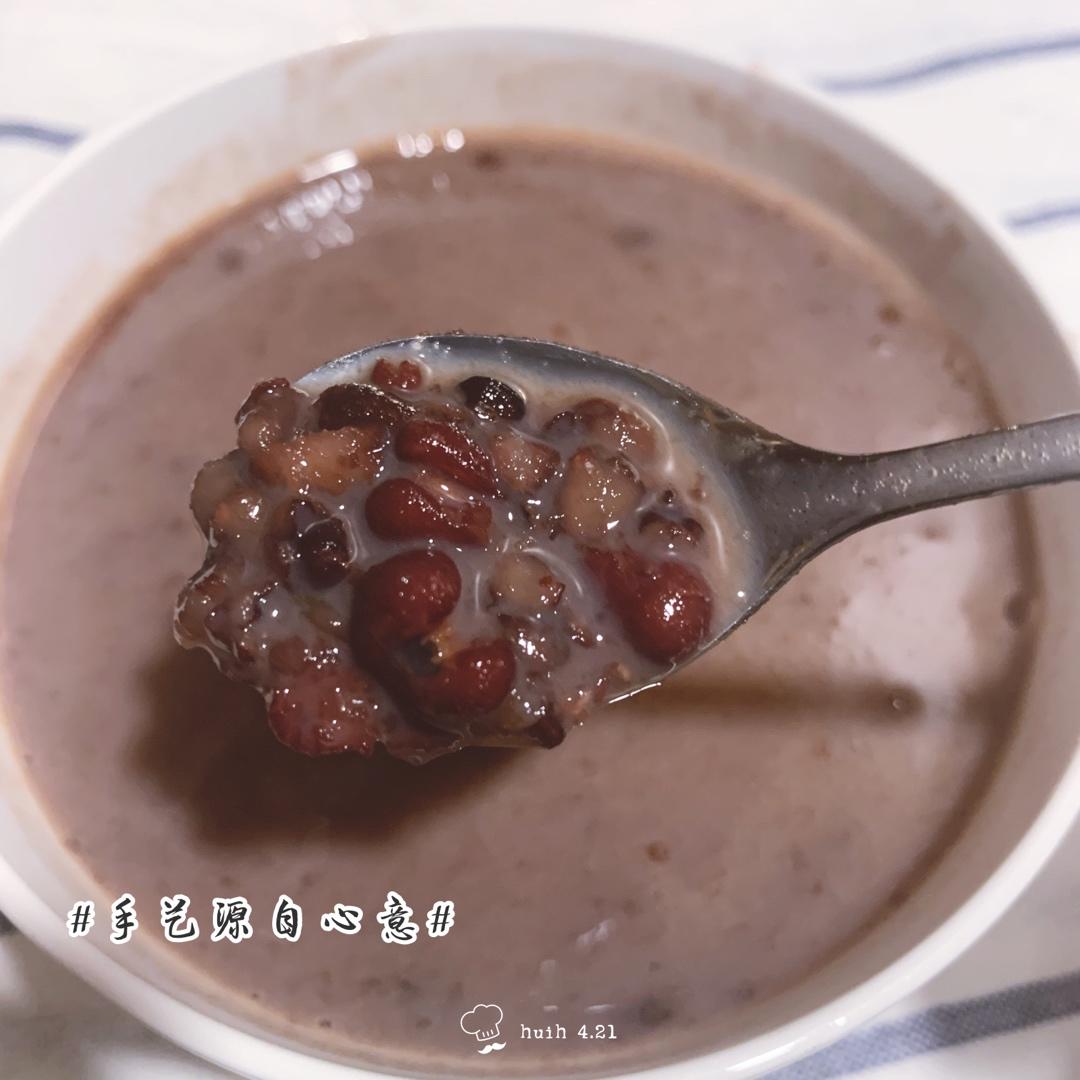 牛奶红豆黑米粥