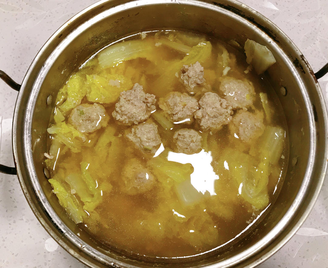 白菜汆丸子汤