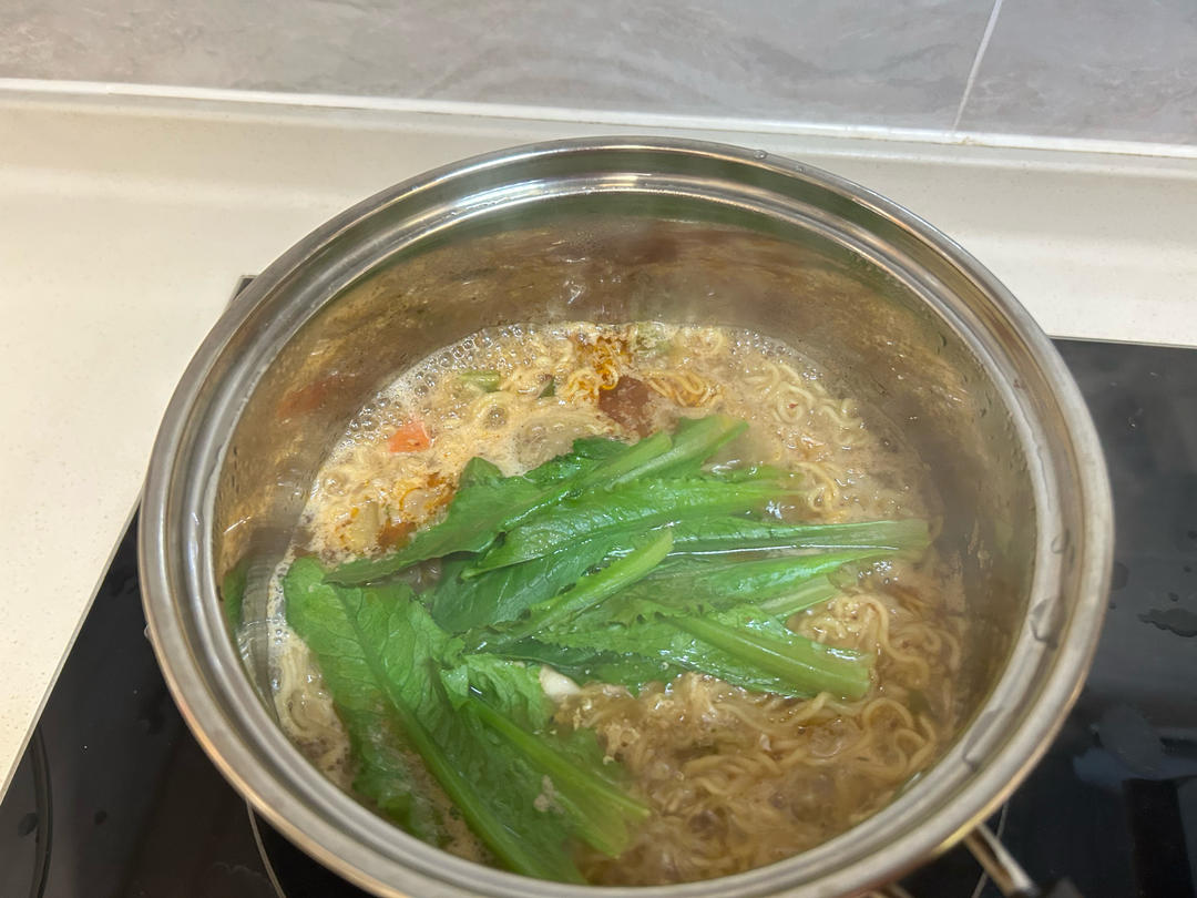 深夜食堂-热气腾腾的煮泡面