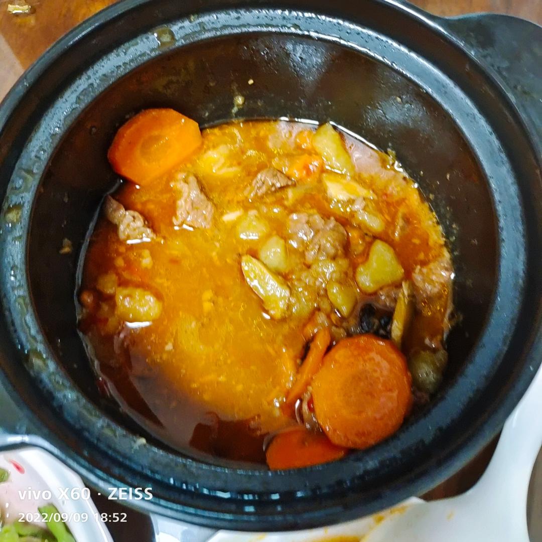 土豆焖牛腩