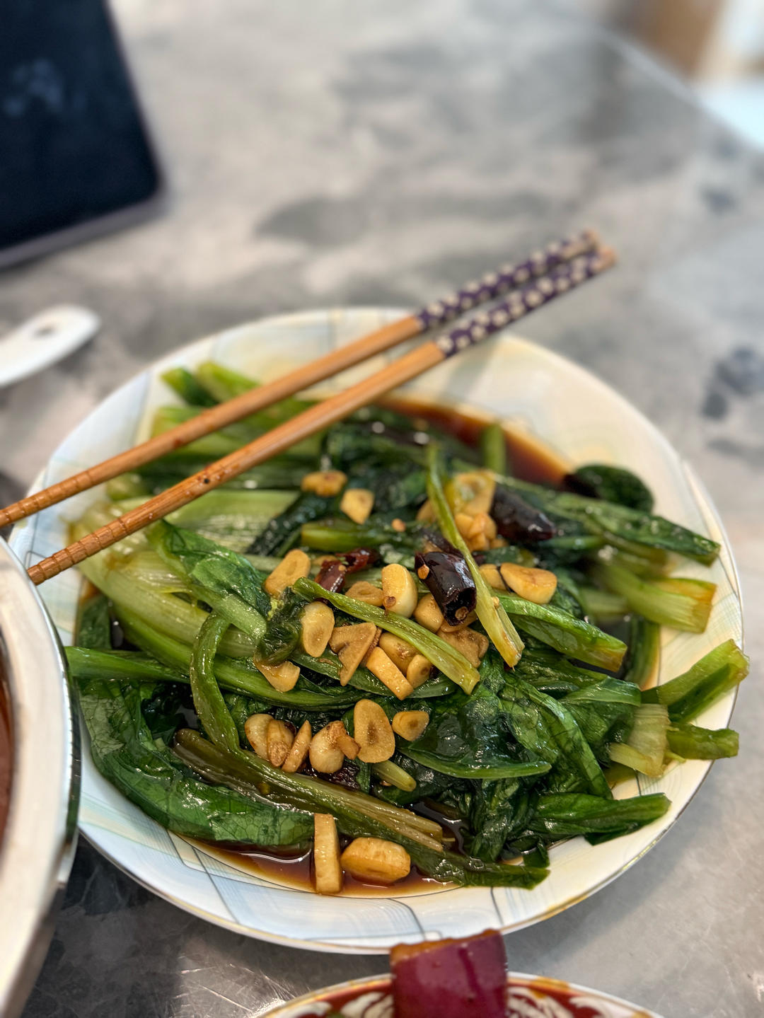 蒜蓉耗油清炒油麦菜，减脂快手菜，宝宝超爱，傻瓜步骤，屡试不爽，好吃且下饭，鲜香爽口！！