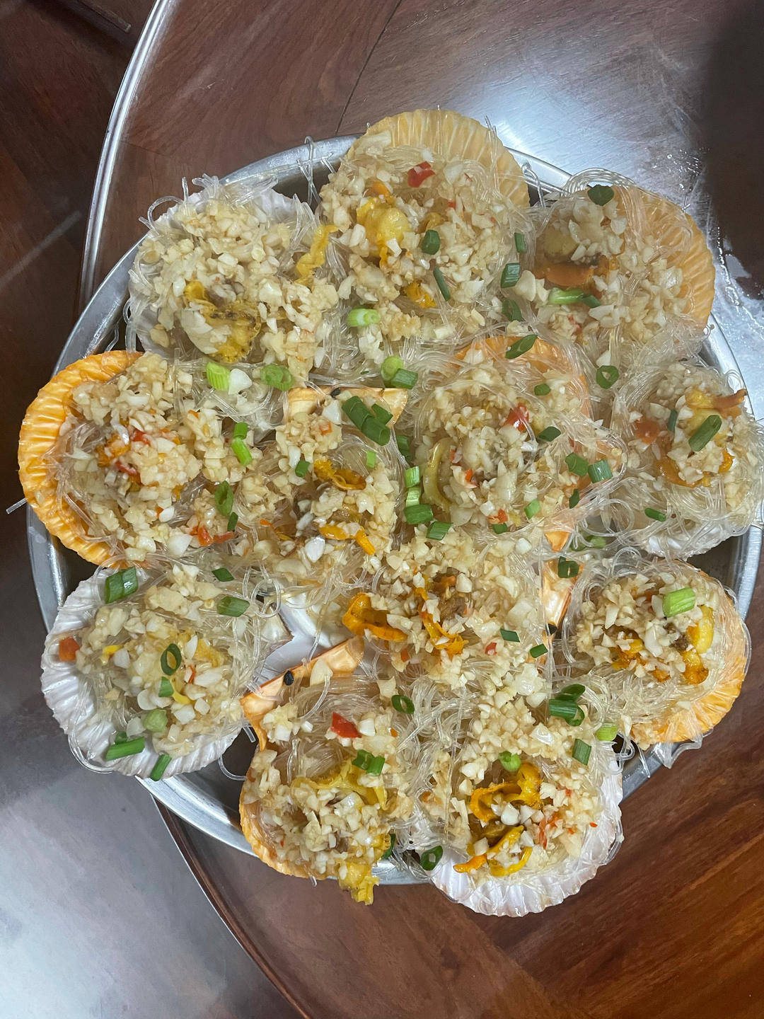 蒜蓉粉丝蒸扇贝（清晰图片步骤讲解）
