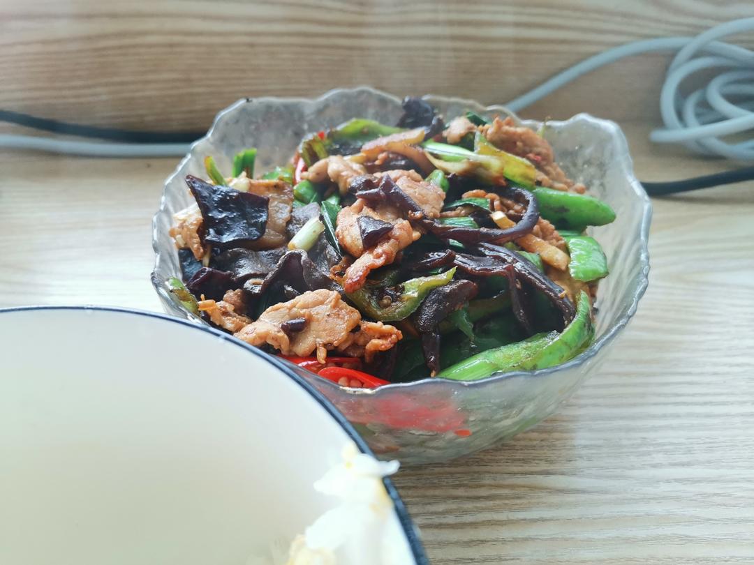 厨师长教你：“小炒肉”的家常做法，家常味很浓郁，先收藏起来
