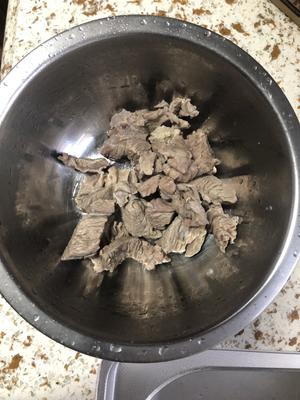 咖喱土豆牛腩的做法 步骤2