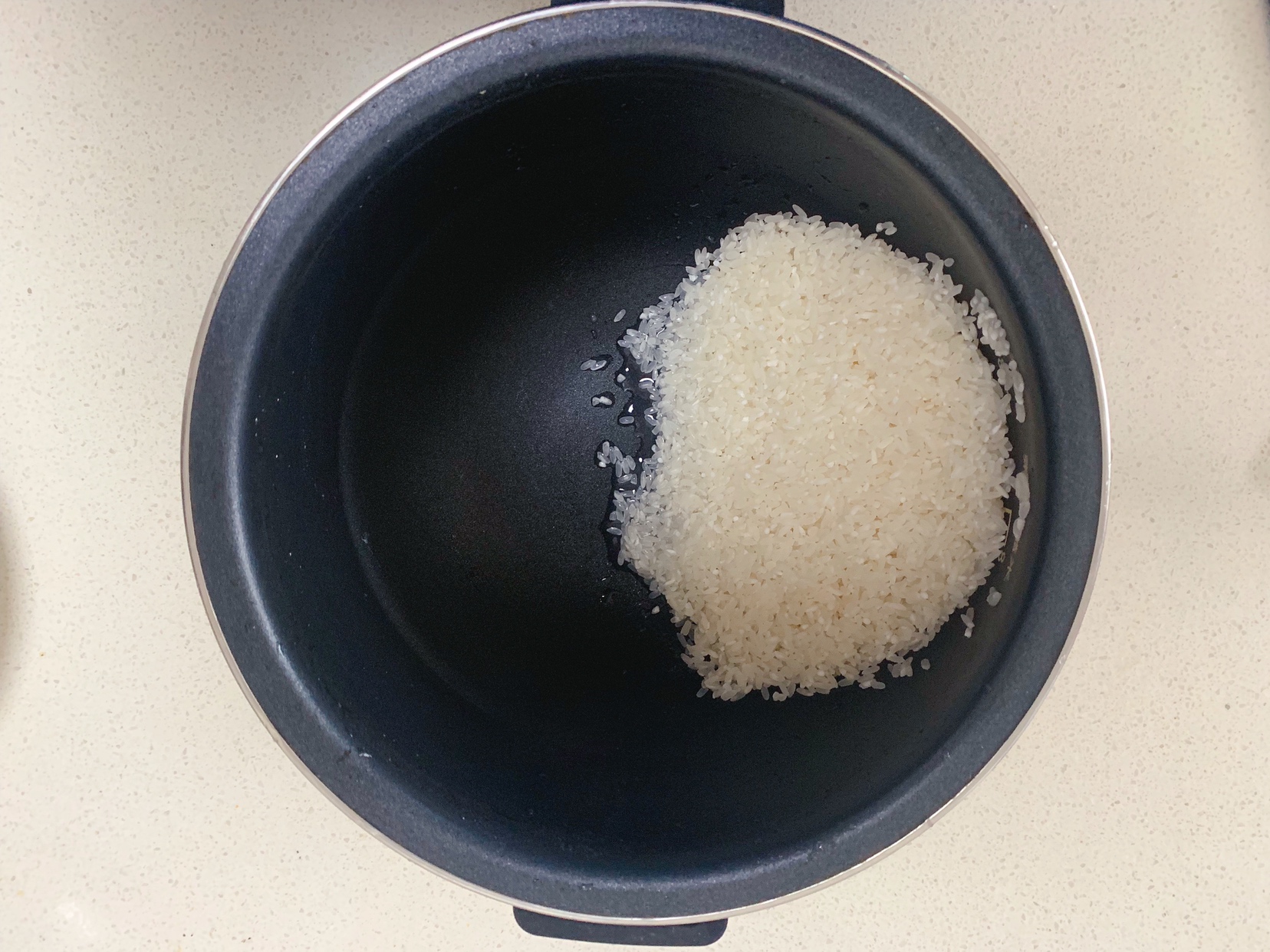 一锅做出大米饭、藜麦饭的做法 步骤1