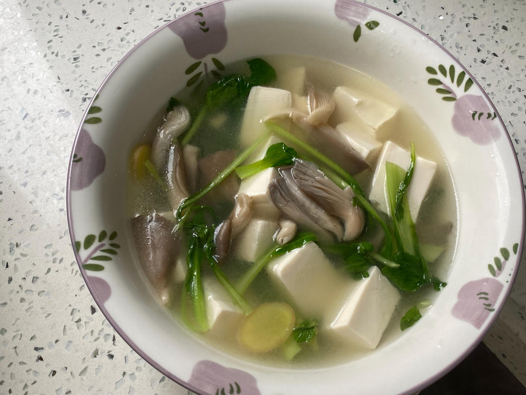 平菇青菜豆腐汤