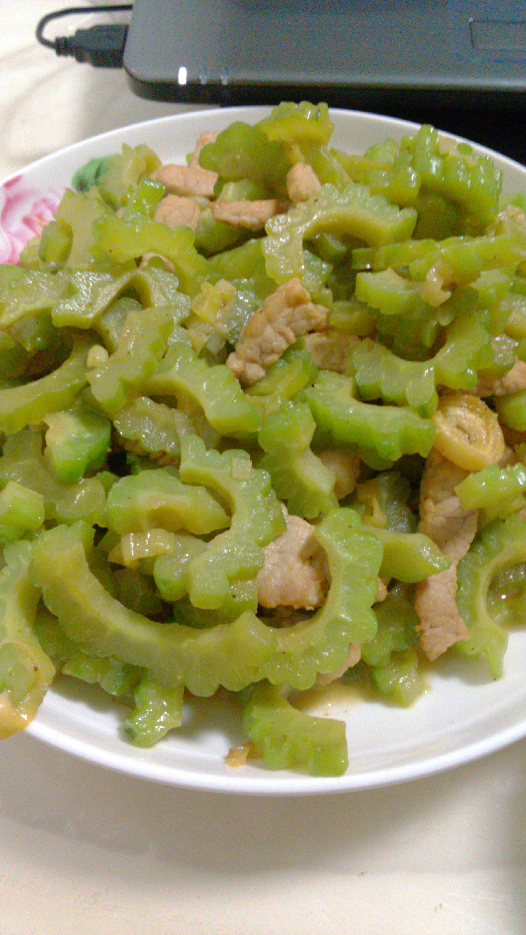 苦瓜炒肉片