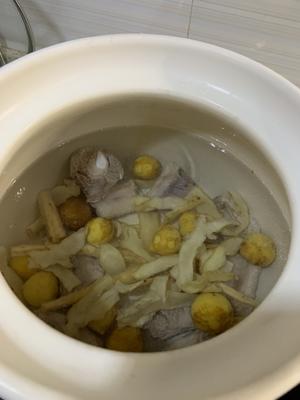 秋冬温润汤水～板栗沙参玉竹排骨汤的做法 步骤2
