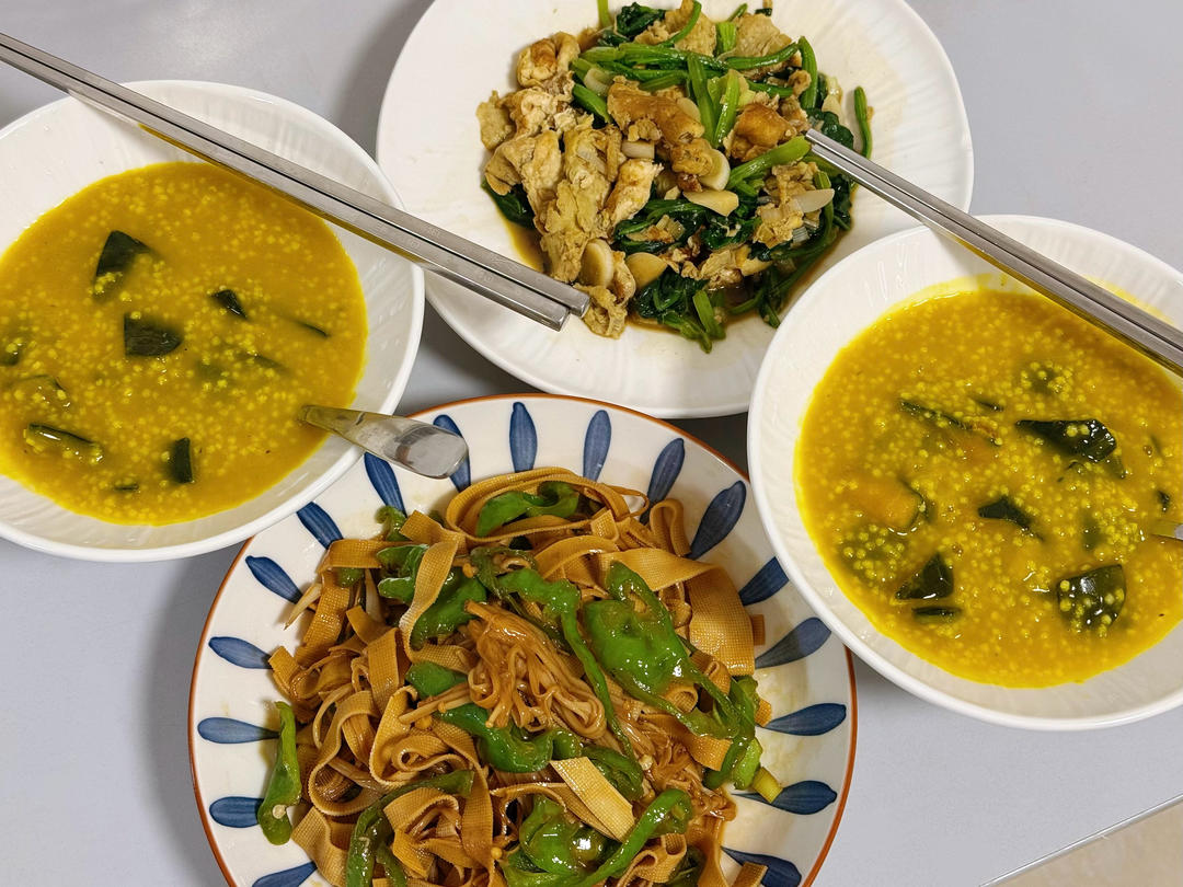 青椒炒千张炒金针菇