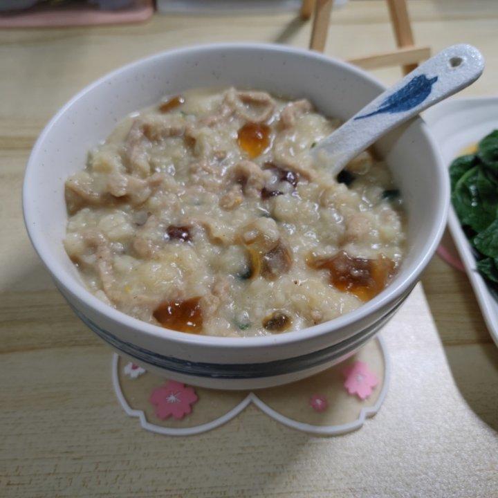 妈妈👩教我做的皮蛋瘦肉粥🥣简单快捷美味😋