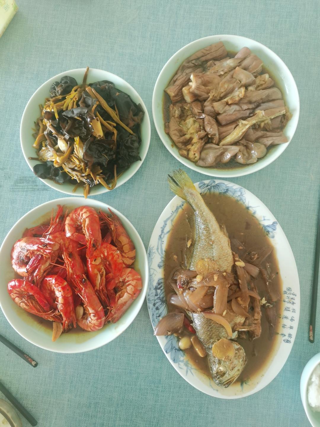 黄花菜炒黑木耳🔥能养血驻颜，健脑抗衰