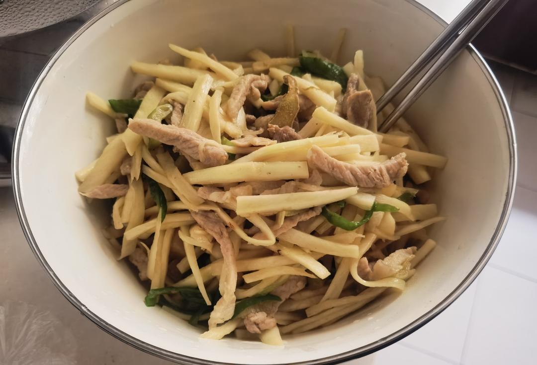【水中人参】青椒茭白榨菜肉丝