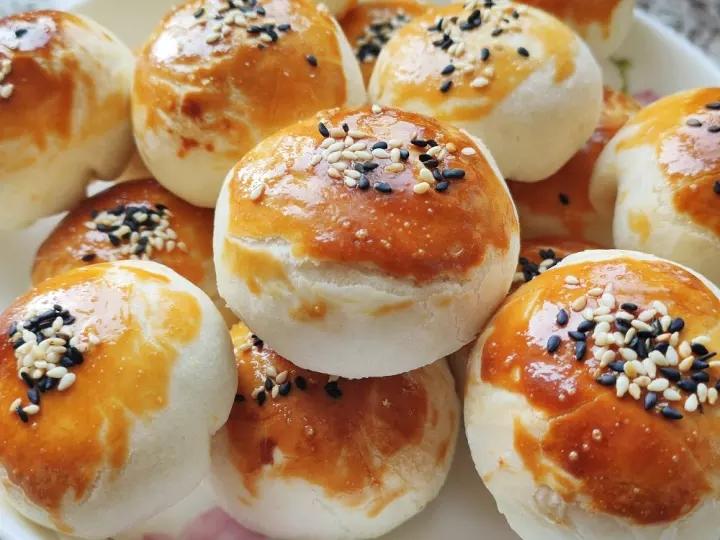 掉渣渣的蛋黄酥（超详细的方子）