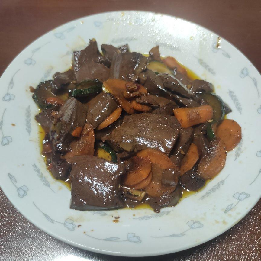 黄瓜炒鸭血