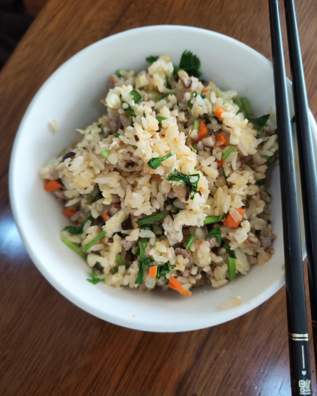 早餐香菜蛋炒饭的做法 步骤4