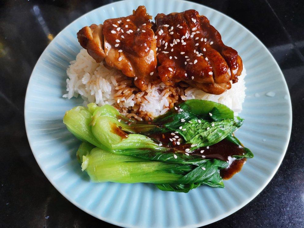 【黑椒鸡腿饭】